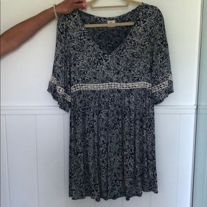 XS O’neill blue and white floral dress.